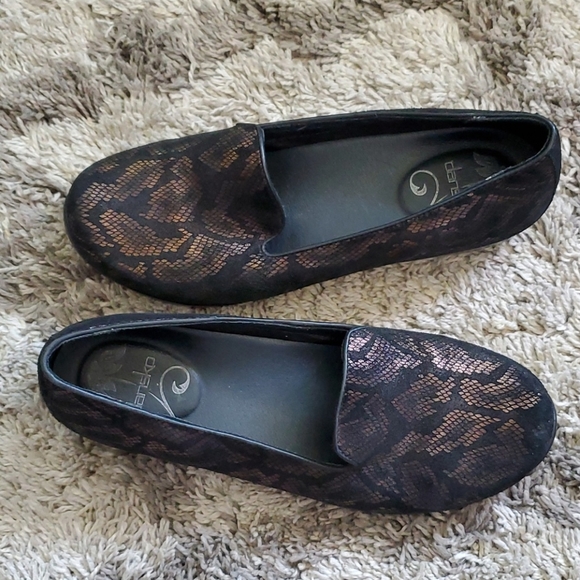 Dansko Olivia Bronze Snake Slip On Loafers… - Picture 8 of 8